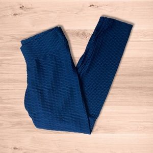 Leggings w/ butt scrunch